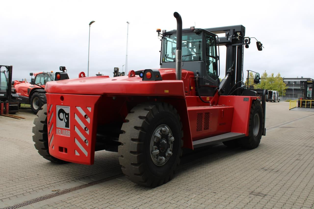 Kalmar DCG330-12 - 柴油叉车:图3 Kalmar DCG330-12 - 柴油叉车:图3