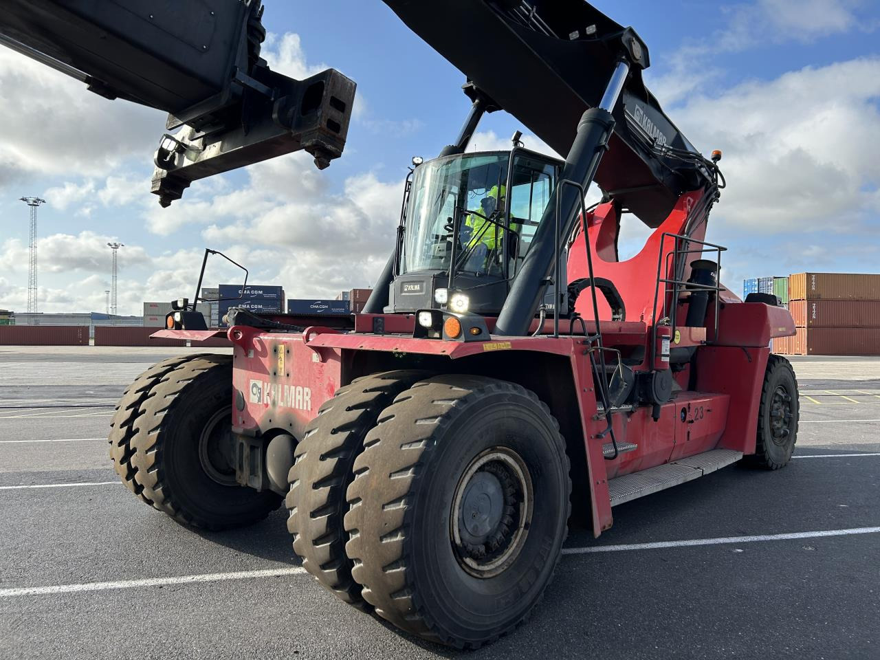 Kalmar DRG450-65S5 - 前移式堆垛机:图2 Kalmar DRG450-65S5 - 前移式堆垛机:图2