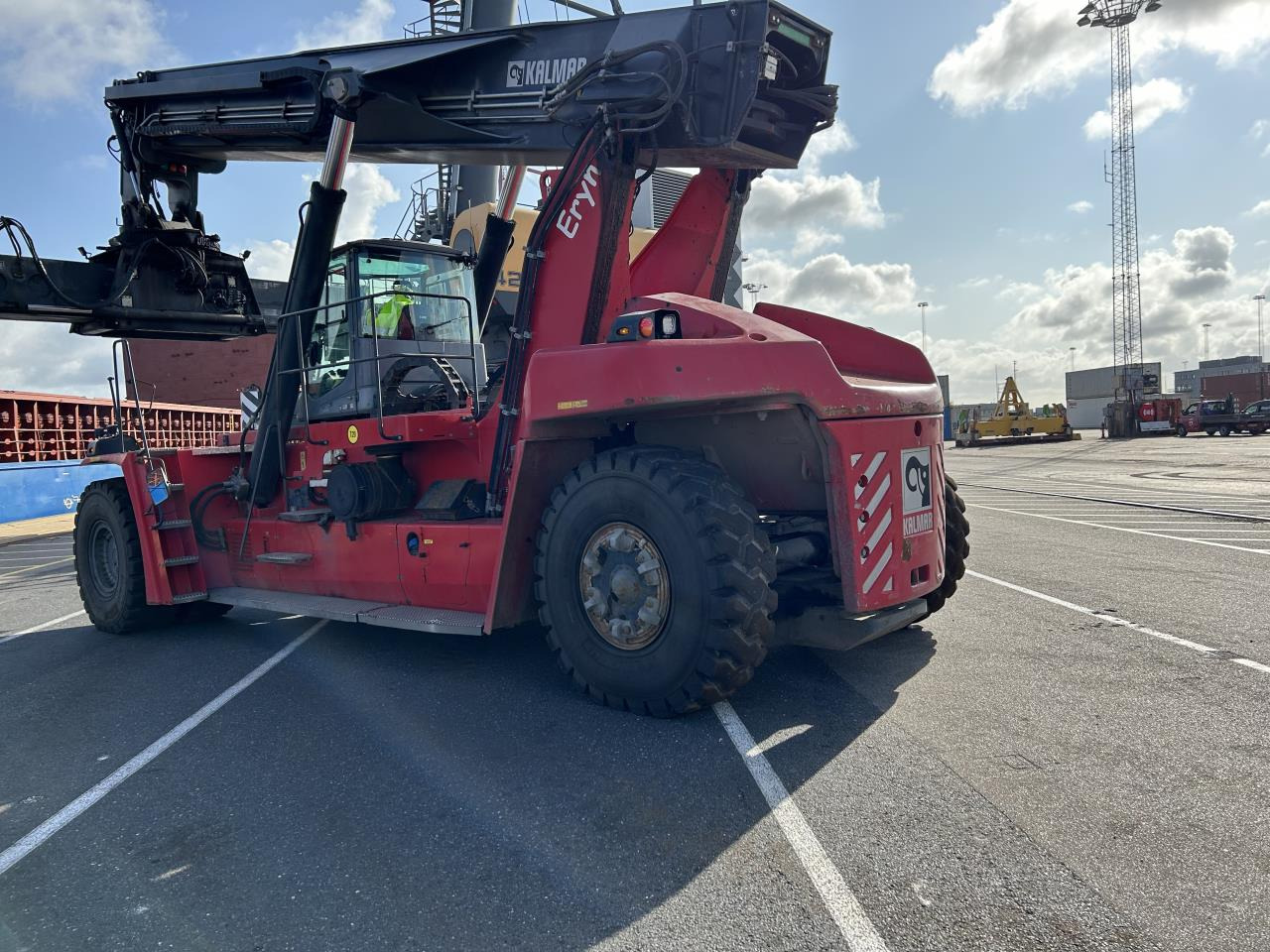 Kalmar DRG450-65S5 - 前移式堆垛机:图3 Kalmar DRG450-65S5 - 前移式堆垛机:图3