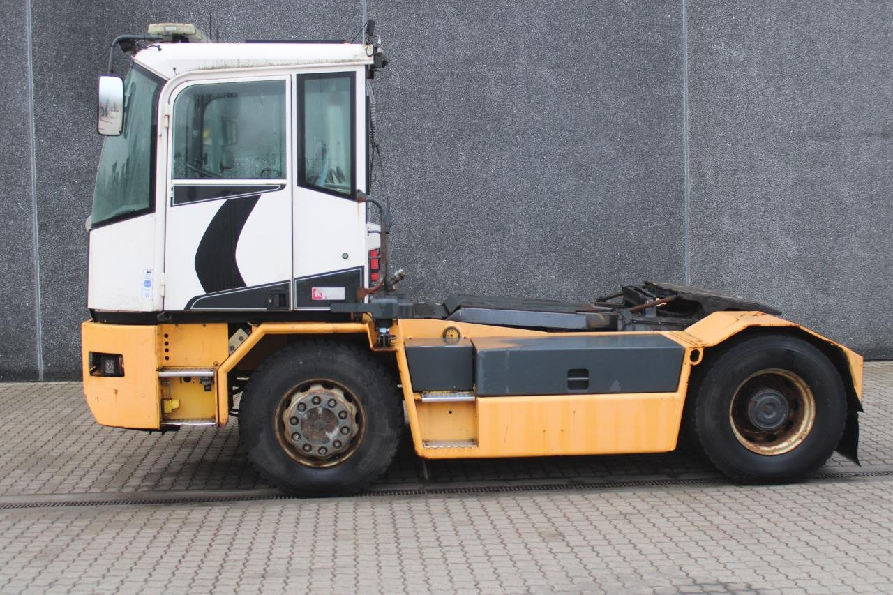 Kalmar TR618I - 码头牵引车:图1 Kalmar TR618I - 码头牵引车:图1