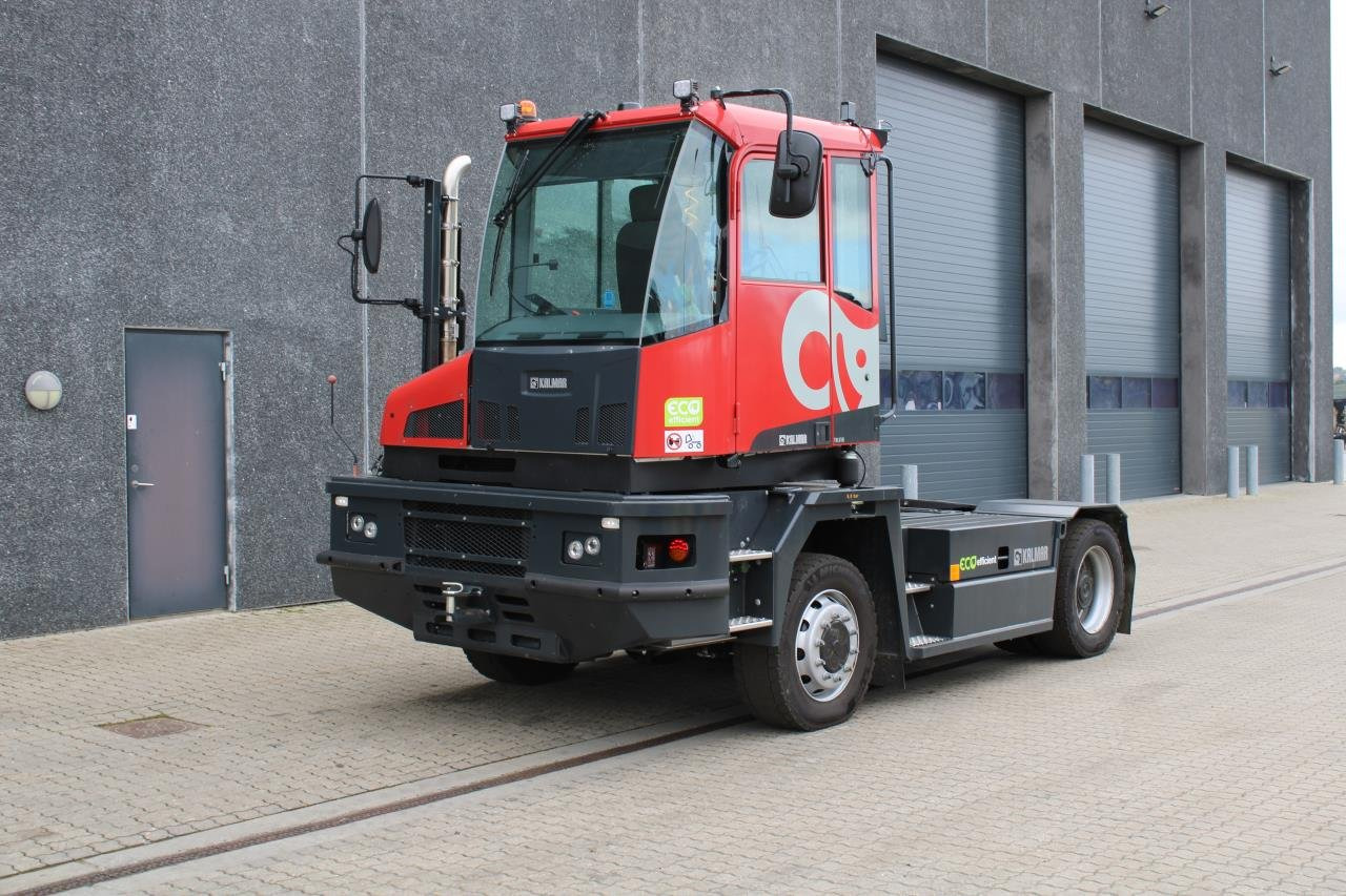 Kalmar TRL618I 4X4 - 码头牵引车:图2 Kalmar TRL618I 4X4 - 码头牵引车:图2