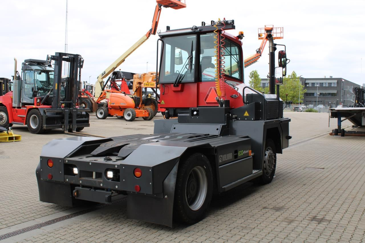 Kalmar TRL618I 4X4 - 码头牵引车:图3 Kalmar TRL618I 4X4 - 码头牵引车:图3