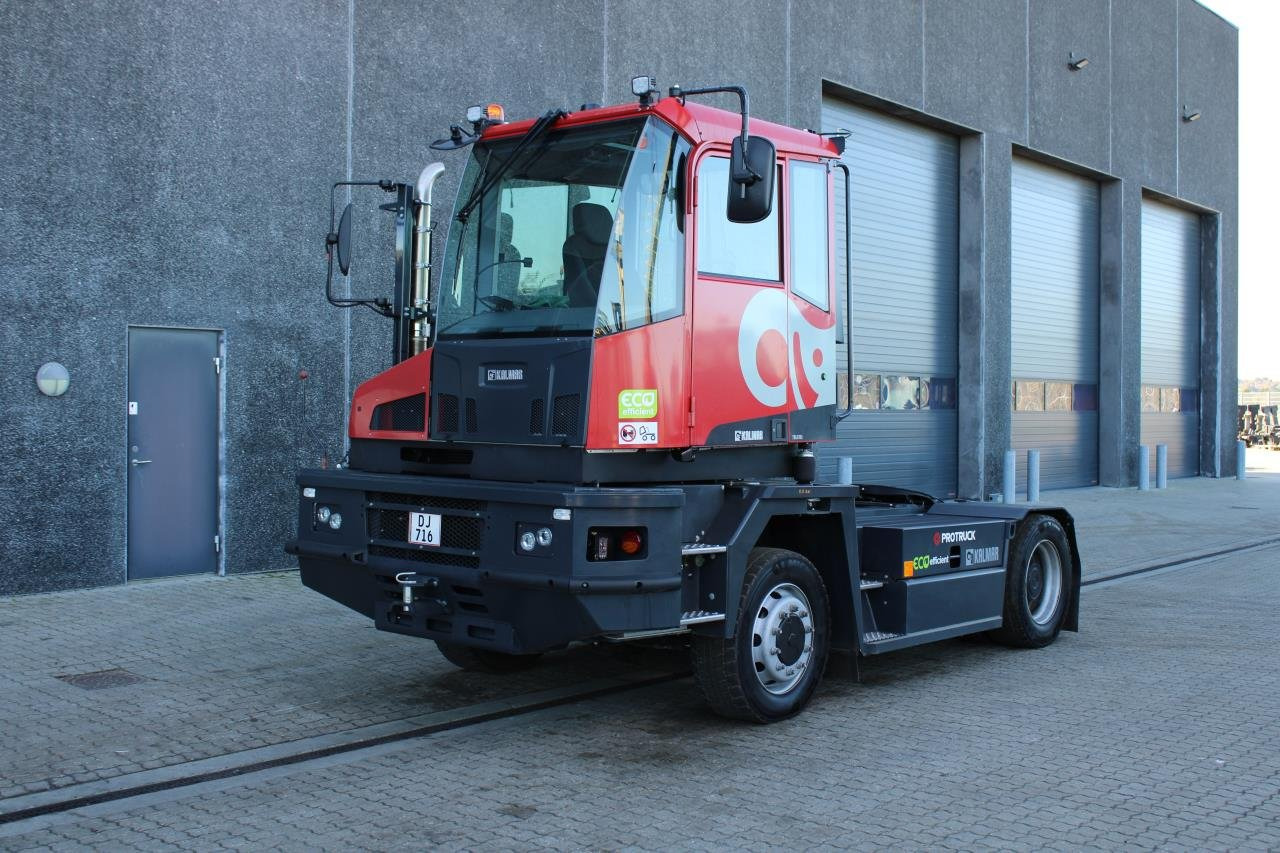 Kalmar TRL618I 4X4 - 码头牵引车:图2 Kalmar TRL618I 4X4 - 码头牵引车:图2