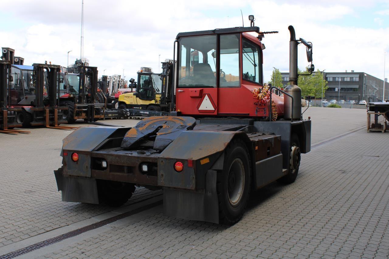 Kalmar TT618I - 码头牵引车:图3 Kalmar TT618I - 码头牵引车:图3