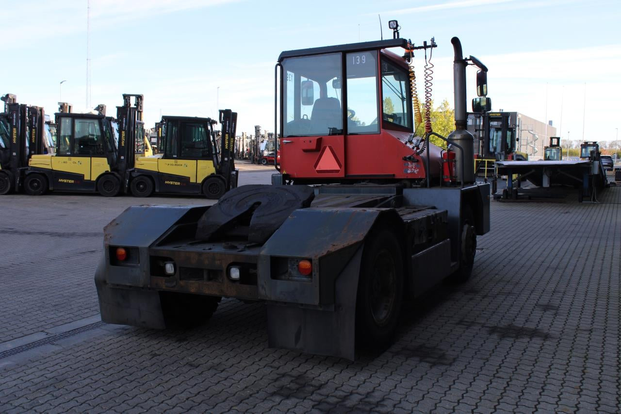 Kalmar TT618I - 码头牵引车:图3 Kalmar TT618I - 码头牵引车:图3