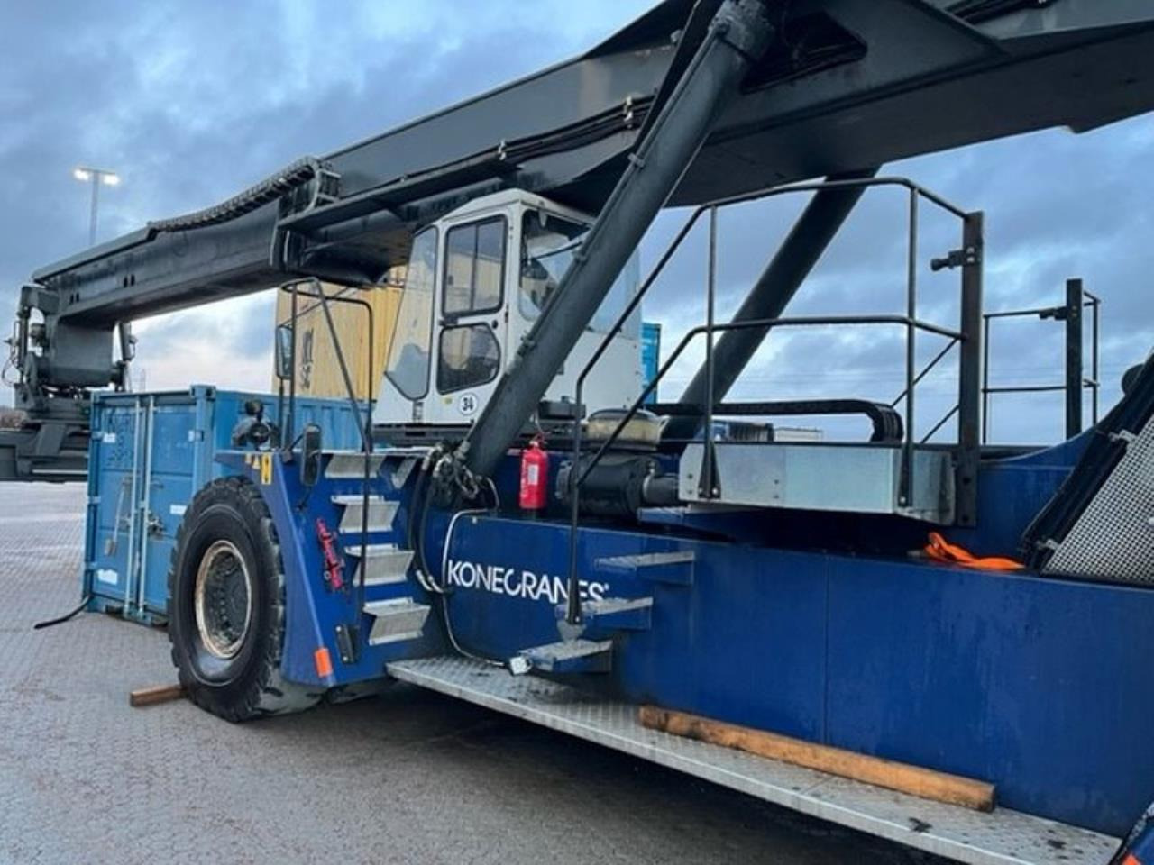 SMV 4531 TB5 - 前移式堆垛机:图4 SMV 4531 TB5 - 前移式堆垛机:图4