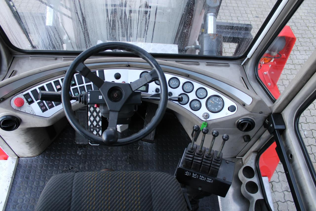 SveTruck 16120-38 - 柴油叉车:图4 SveTruck 16120-38 - 柴油叉车:图4