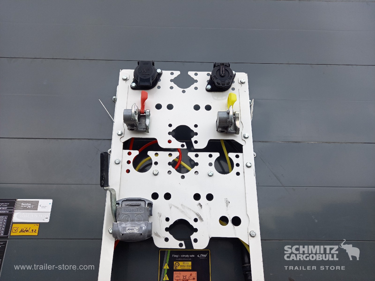 FLIEGL Auflieger Curtainsider Coil - 侧帘半拖车:图5 FLIEGL Auflieger Curtainsider Coil - 侧帘半拖车:图5