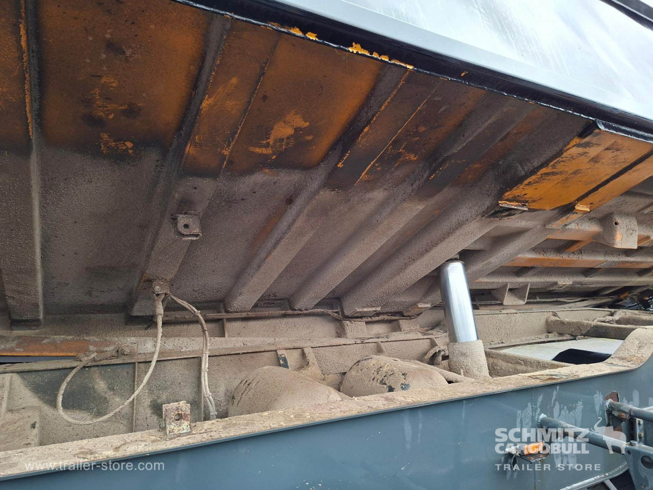 KEMPF Auflieger Kipper Stahlrundmulde 36m³ - 翻斗半拖车:图4 KEMPF Auflieger Kipper Stahlrundmulde 36m³ - 翻斗半拖车:图4