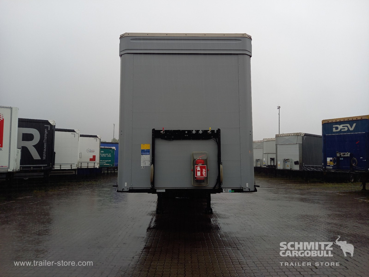 KOEGEL Auflieger Curtainsider Mega - 侧帘半拖车:图2 KOEGEL Auflieger Curtainsider Mega - 侧帘半拖车:图2