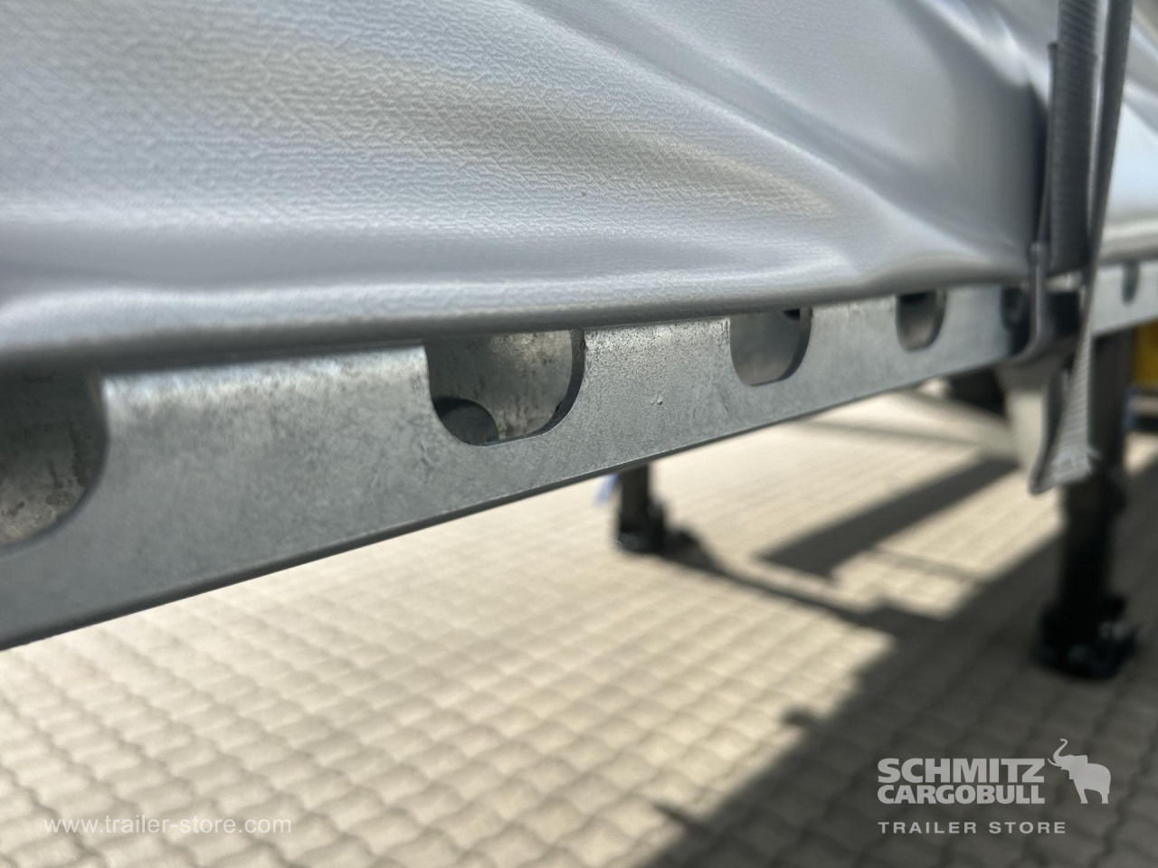 SCHMITZ Auflieger Curtainsider Mega - 侧帘半拖车:图5 SCHMITZ Auflieger Curtainsider Mega - 侧帘半拖车:图5