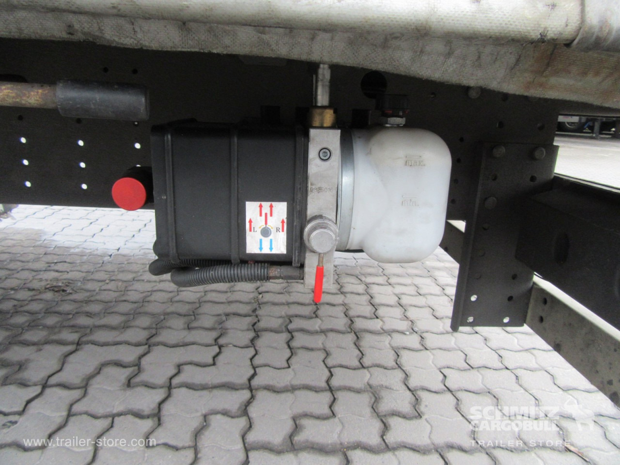 SCHMITZ Auflieger Curtainsider Mega - 侧帘半拖车:图4 SCHMITZ Auflieger Curtainsider Mega - 侧帘半拖车:图4