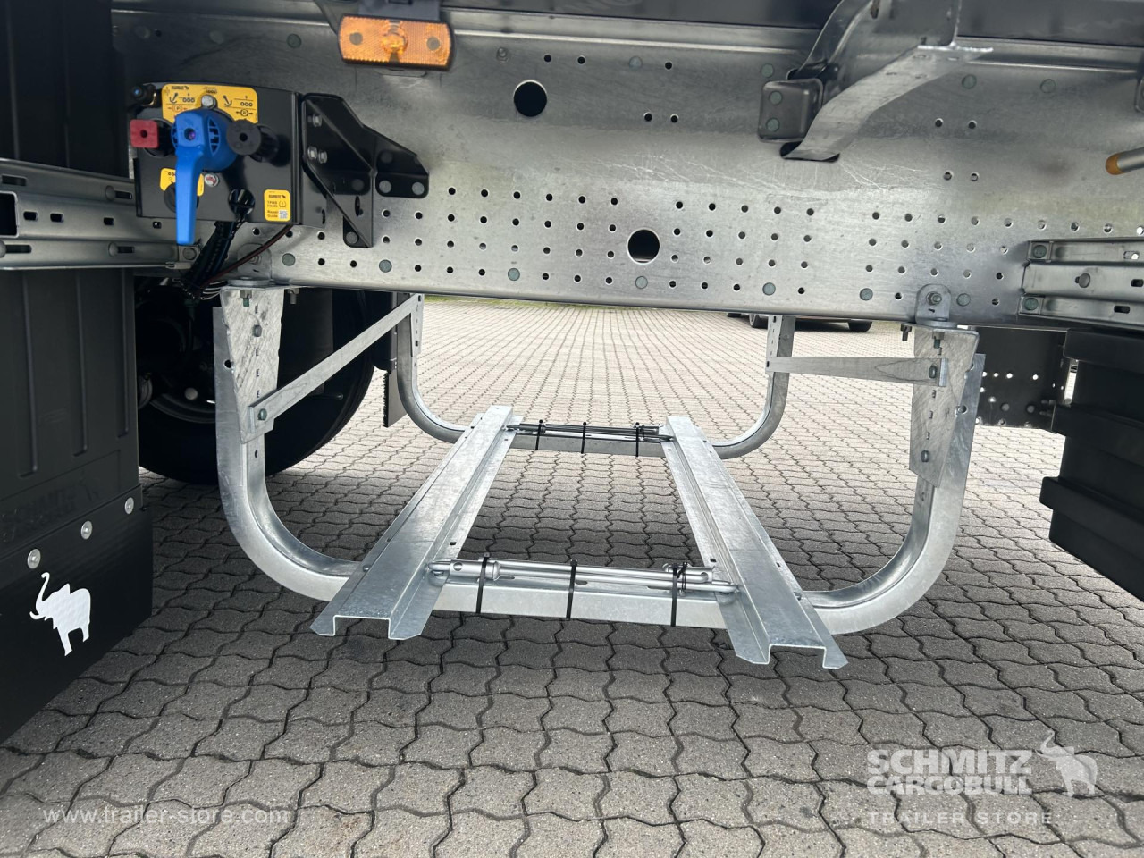 SCHMITZ Auflieger Curtainsider Standard - 侧帘半拖车:图3 SCHMITZ Auflieger Curtainsider Standard - 侧帘半拖车:图3