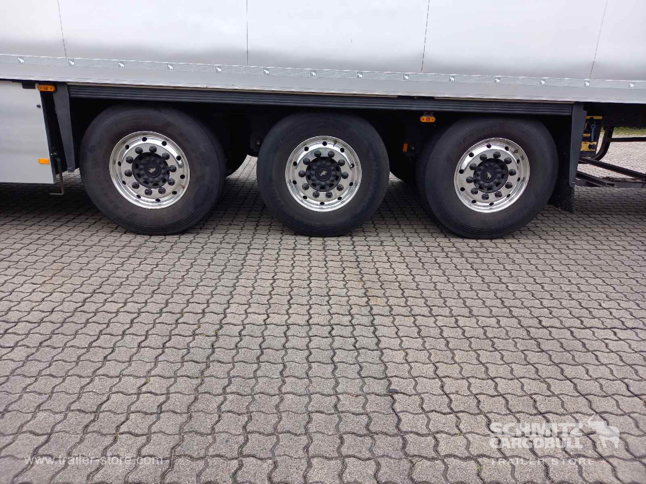 SCHMITZ Auflieger Tiefkühler Multitemp Roller shutter - 等温半拖车:图5 SCHMITZ Auflieger Tiefkühler Multitemp Roller shutter - 等温半拖车:图5