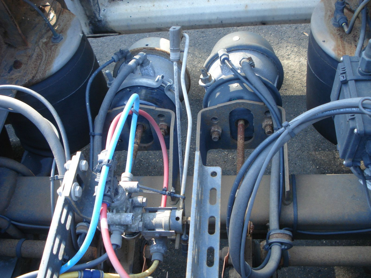 Krone AZ 18 A Drehschemel Zwillingsbereift! - 集装箱运输车/ 可拆卸车身的拖车:图5 Krone AZ 18 A Drehschemel Zwillingsbereift! - 集装箱运输车/ 可拆卸车身的拖车:图5