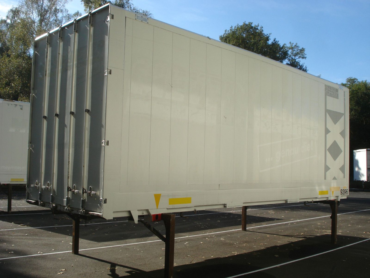 Krone WK 7,7 STG Kleider Textil Jumbo C 7,82 - 封闭厢式拖车:图3 Krone WK 7,7 STG Kleider Textil Jumbo C 7,82 - 封闭厢式拖车:图3