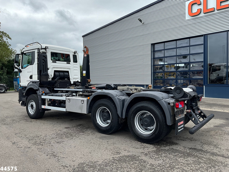 MAN TGS 33.470 6x4 Euro 6 Full Steel AJK 20 Ton haakarmsysteem - 吊钩升降车:图4 MAN TGS 33.470 6x4 Euro 6 Full Steel AJK 20 Ton haakarmsysteem - 吊钩升降车:图4
