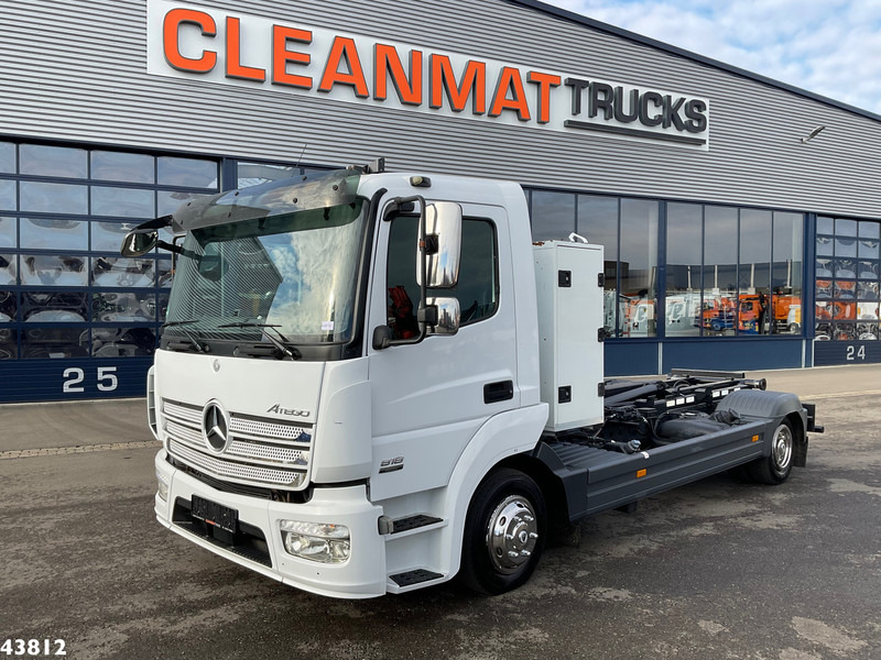 Mercedes-Benz Atego 818 Euro 6 10 Ton haakarmsysteem - 吊钩升降车:图2 Mercedes-Benz Atego 818 Euro 6 10 Ton haakarmsysteem - 吊钩升降车:图2