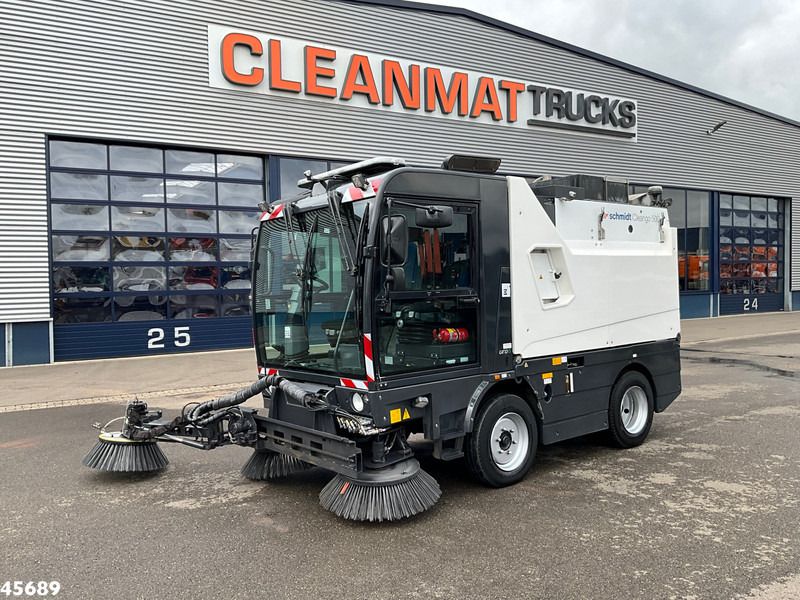 Schmidt Cleango Compact 500 Euro 6 with 3-rd brush Just 4.260 km! - 道路清扫机:图2 Schmidt Cleango Compact 500 Euro 6 with 3-rd brush Just 4.260 km! - 道路清扫机:图2