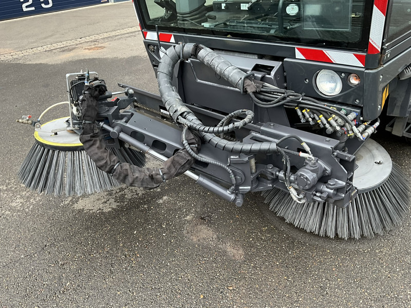 Schmidt Cleango Compact 500 Euro 6 with 3-rd brush Just 4.260 km! - 道路清扫机:图5 Schmidt Cleango Compact 500 Euro 6 with 3-rd brush Just 4.260 km! - 道路清扫机:图5