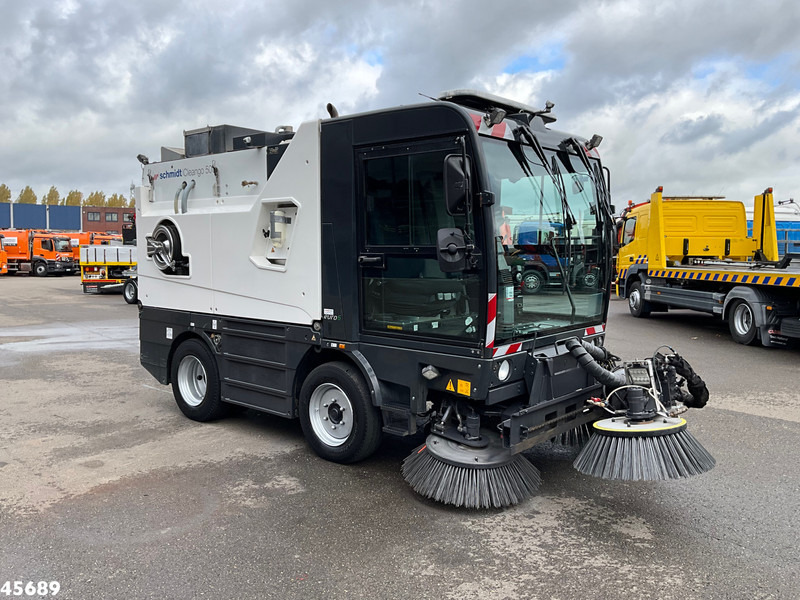 Schmidt Cleango Compact 500 Euro 6 with 3-rd brush Just 4.260 km! - 道路清扫机:图4 Schmidt Cleango Compact 500 Euro 6 with 3-rd brush Just 4.260 km! - 道路清扫机:图4