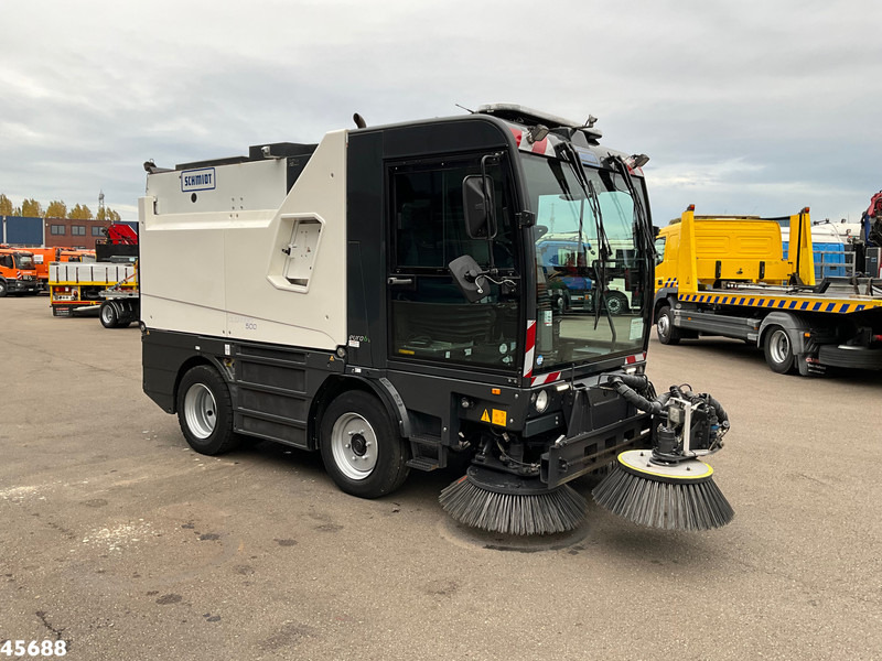 Schmidt Cleango Compact 500 Euro 6 with 3-rd brush Just 41.050 km! - 道路清扫机:图4 Schmidt Cleango Compact 500 Euro 6 with 3-rd brush Just 41.050 km! - 道路清扫机:图4