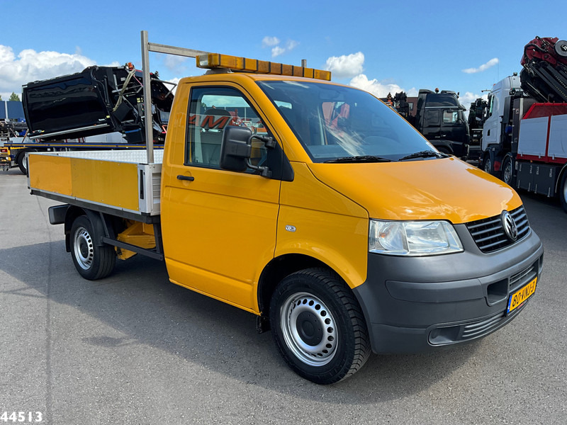 Volkswagen Transporter 2.0 300 Manual - 栏板式/ 平板卡车:图2 Volkswagen Transporter 2.0 300 Manual - 栏板式/ 平板卡车:图2