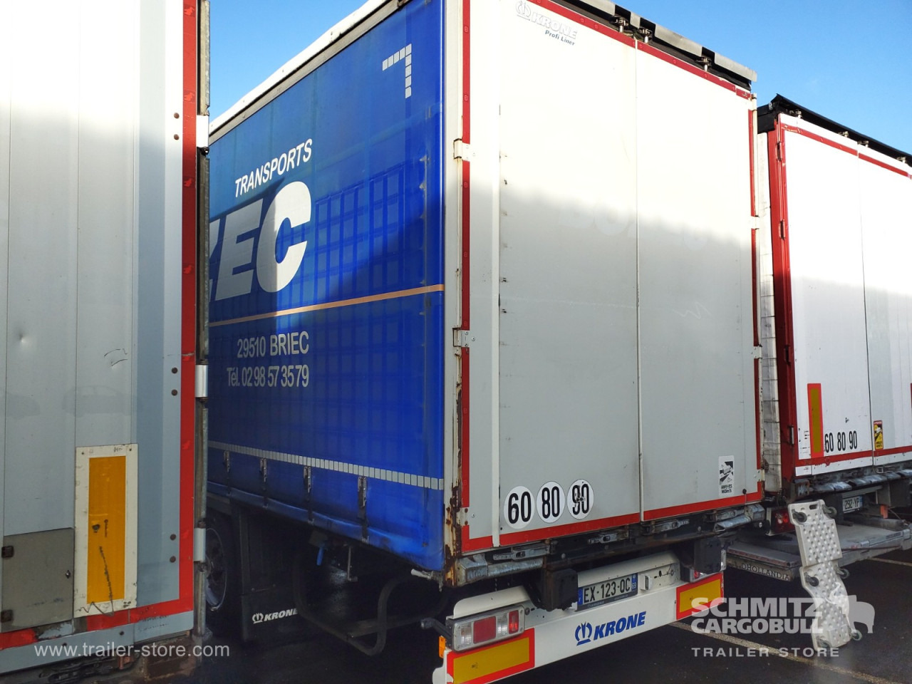 KRONE Curtainsider Standard - 侧帘半拖车:图2 KRONE Curtainsider Standard - 侧帘半拖车:图2