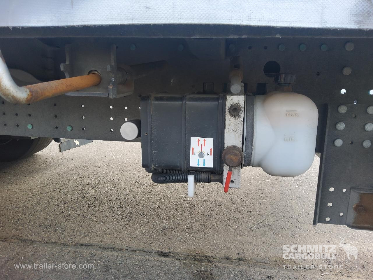 SCHMITZ Auflieger Curtainsider Mega - 侧帘半拖车:图3 SCHMITZ Auflieger Curtainsider Mega - 侧帘半拖车:图3