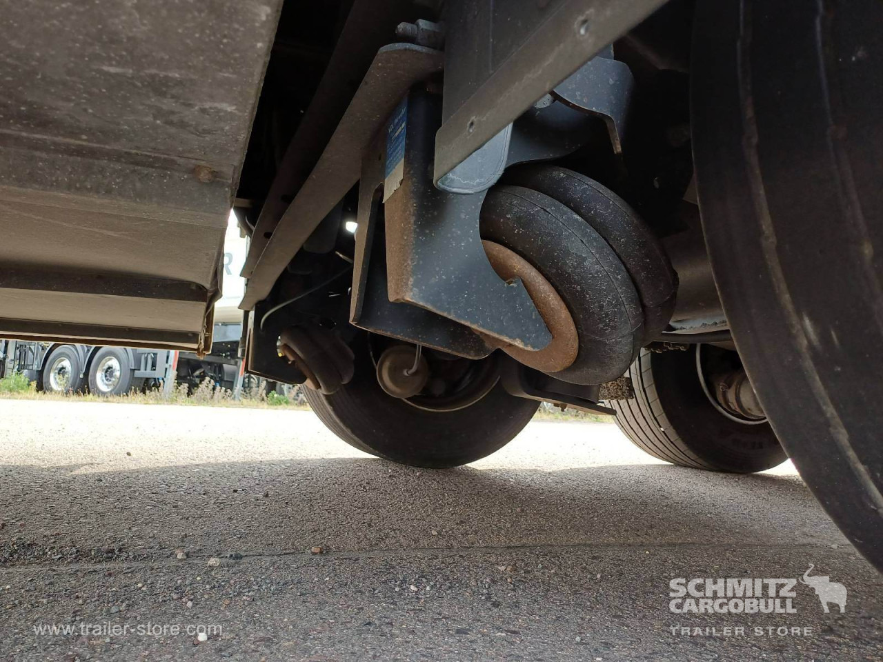 SCHMITZ Auflieger Curtainsider Mega - 侧帘半拖车:图2 SCHMITZ Auflieger Curtainsider Mega - 侧帘半拖车:图2