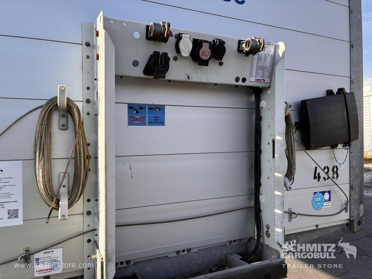 SCHMITZ Auflieger Curtainsider Standard Forklift holder - 侧帘半拖车:图3 SCHMITZ Auflieger Curtainsider Standard Forklift holder - 侧帘半拖车:图3