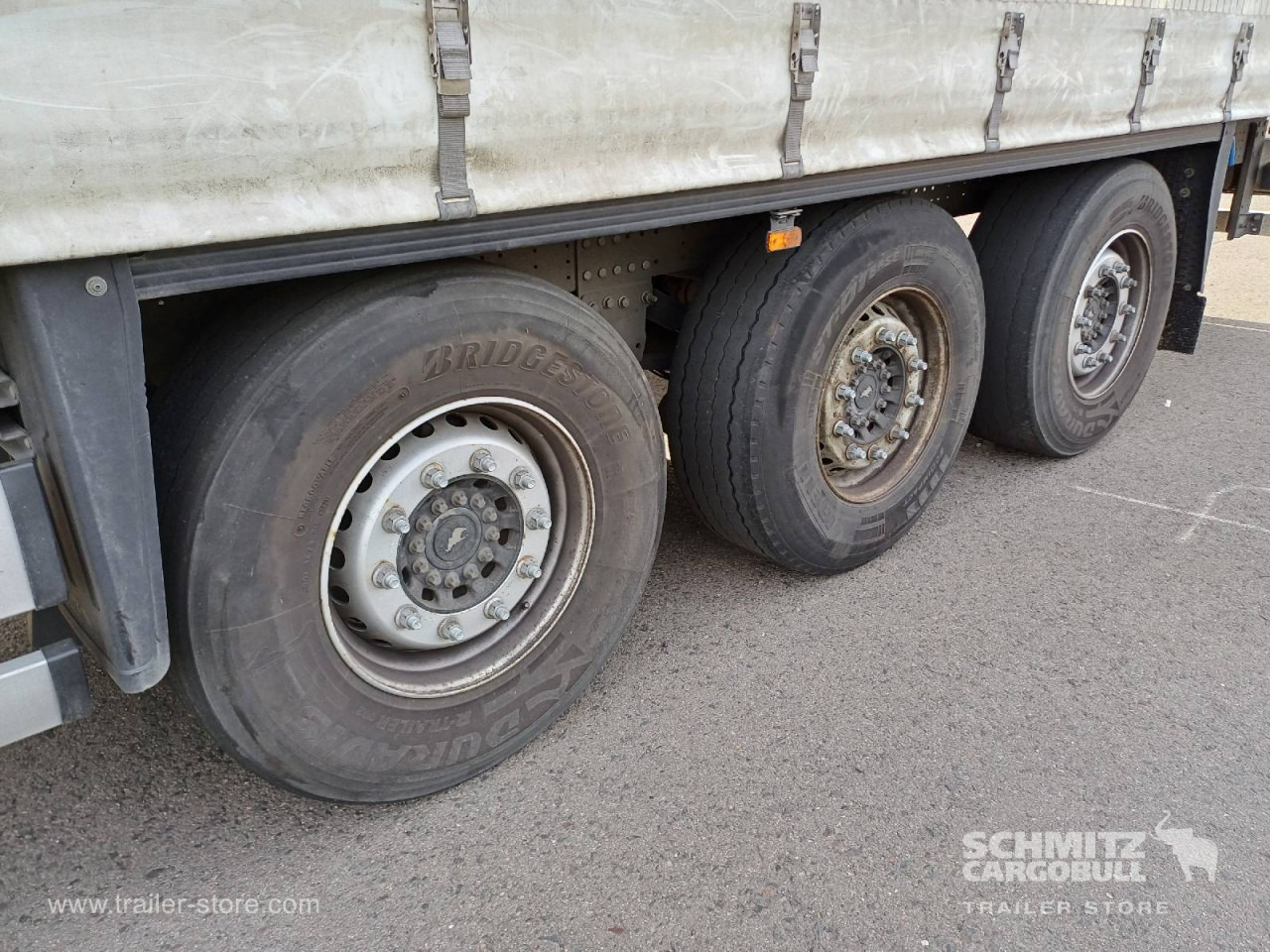 SCHMITZ Auflieger Curtainsider Standard - 侧帘半拖车:图4 SCHMITZ Auflieger Curtainsider Standard - 侧帘半拖车:图4