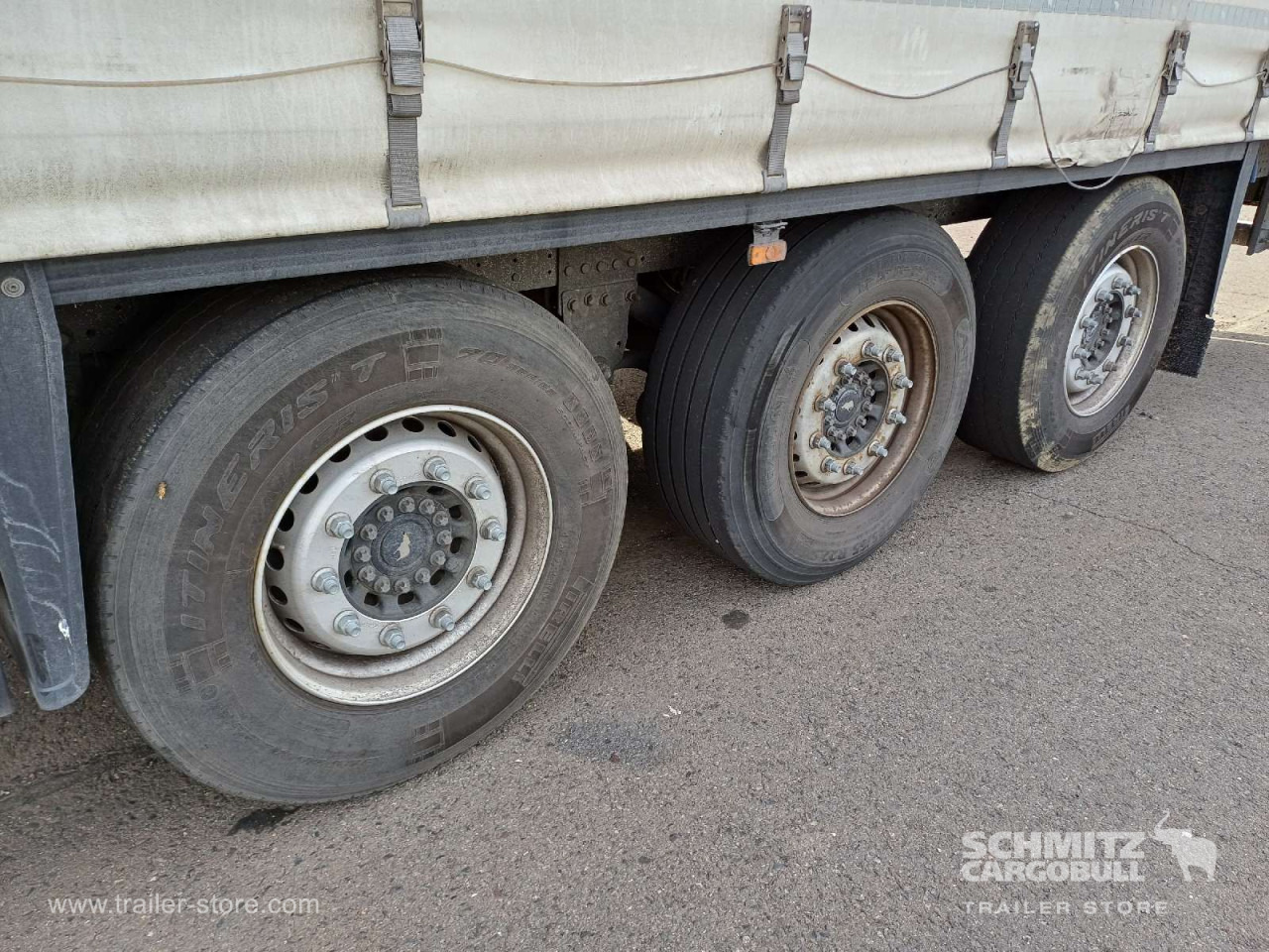 SCHMITZ Auflieger Curtainsider Standard - 侧帘半拖车:图4 SCHMITZ Auflieger Curtainsider Standard - 侧帘半拖车:图4
