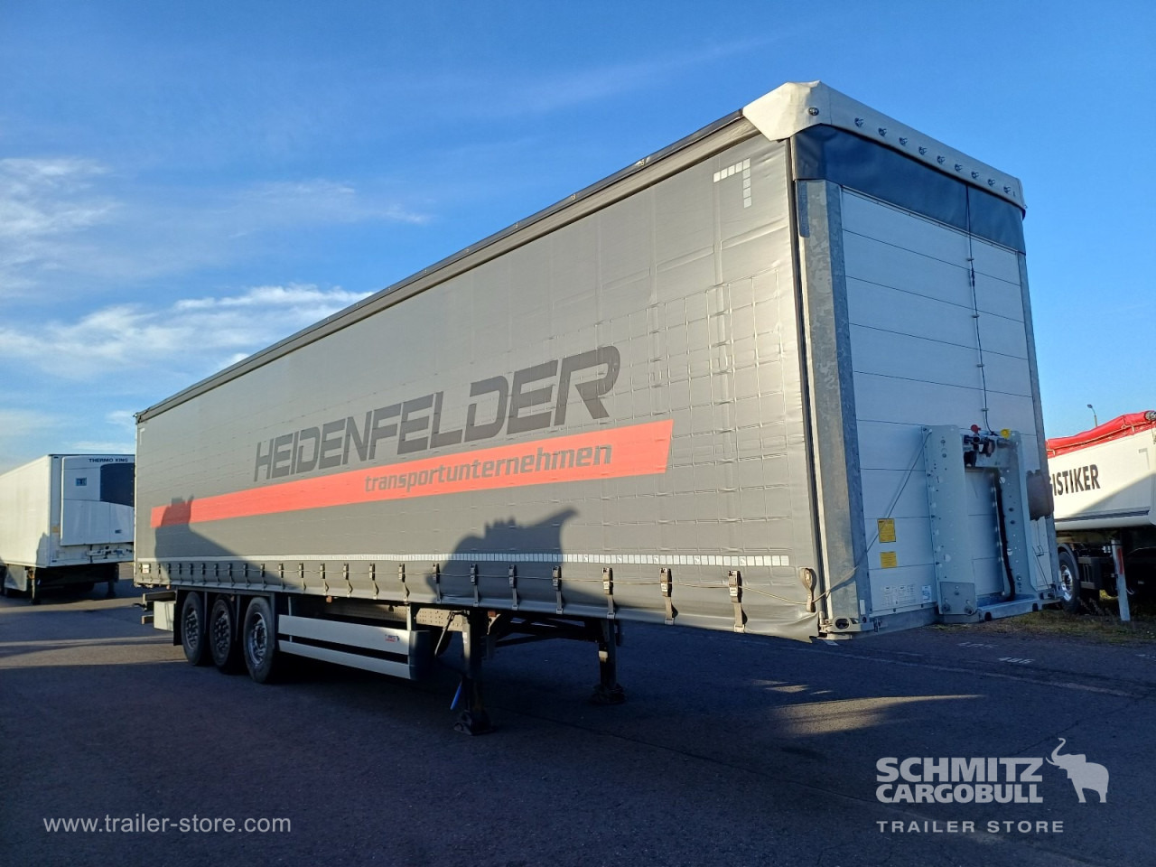 SCHMITZ Auflieger Curtainsider Standard - 侧帘半拖车:图1 SCHMITZ Auflieger Curtainsider Standard - 侧帘半拖车:图1