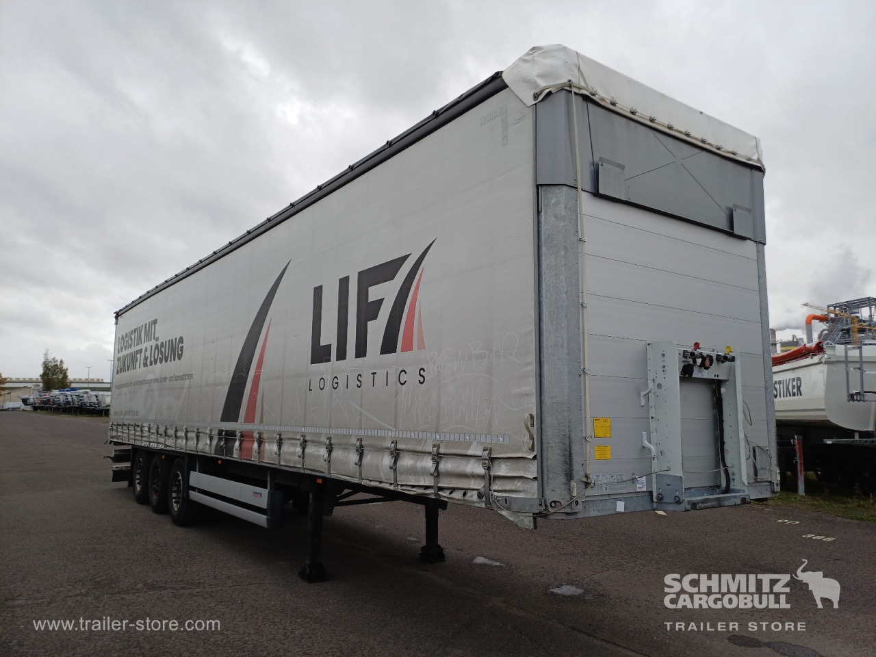 SCHMITZ Auflieger Curtainsider Standard - 侧帘半拖车:图1 SCHMITZ Auflieger Curtainsider Standard - 侧帘半拖车:图1