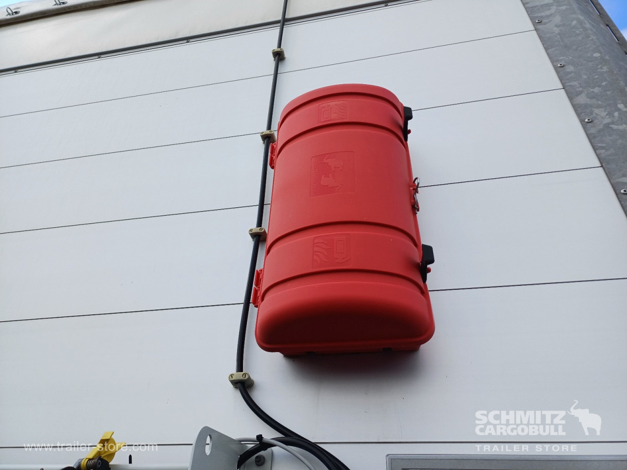 SCHMITZ Auflieger Curtainsider Standard - 侧帘半拖车:图4 SCHMITZ Auflieger Curtainsider Standard - 侧帘半拖车:图4