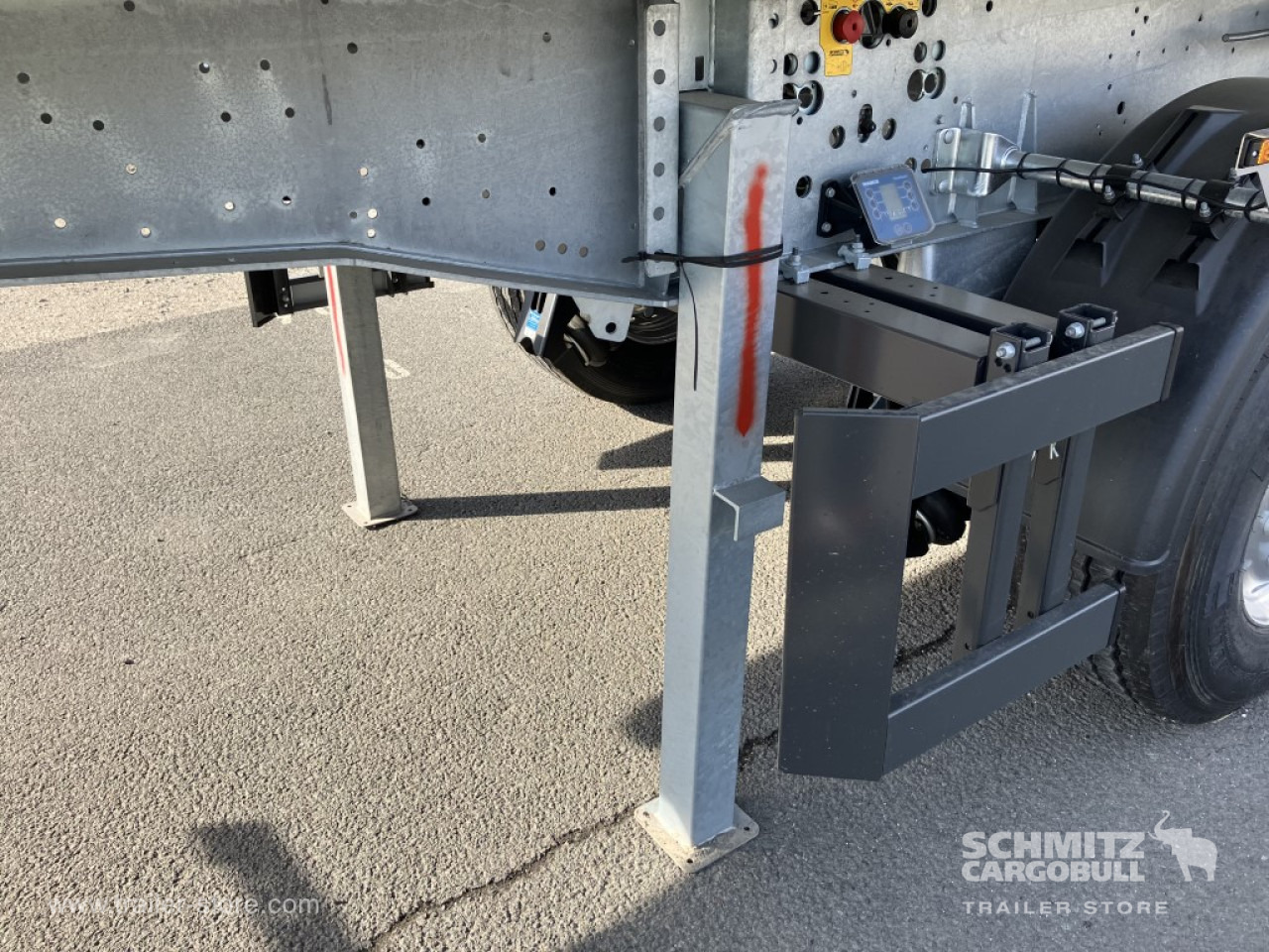 SCHMITZ Auflieger Kipper Alukastenmulde 30m³ - 翻斗半拖车:图2 SCHMITZ Auflieger Kipper Alukastenmulde 30m³ - 翻斗半拖车:图2