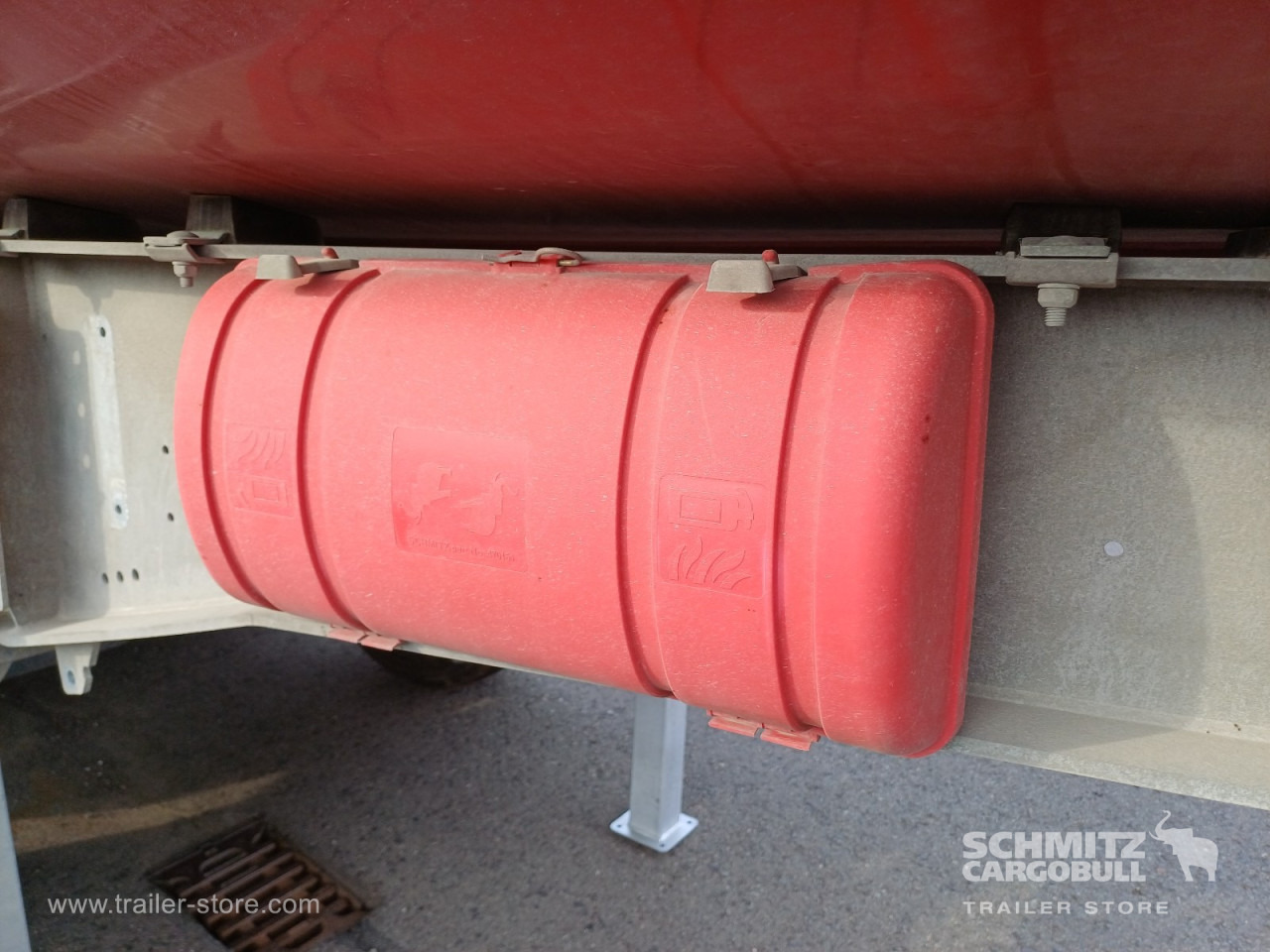 SCHMITZ Auflieger Kipper Stahlrundmulde 28m³ - 翻斗半拖车:图4 SCHMITZ Auflieger Kipper Stahlrundmulde 28m³ - 翻斗半拖车:图4