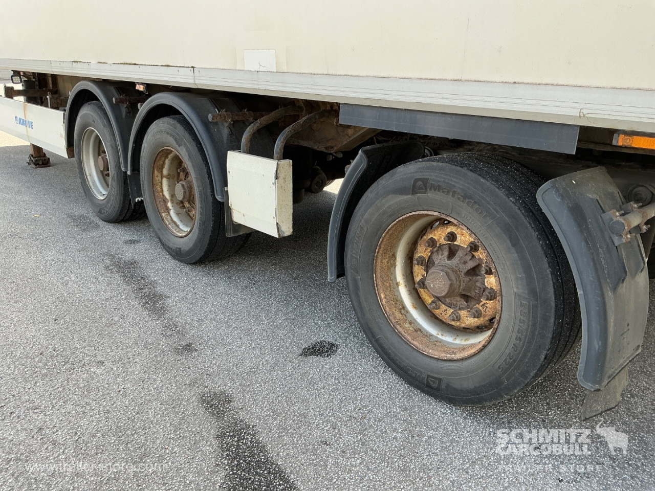 KRONE Dryfreight Standard Taillift - 封闭厢式半拖车:图2 KRONE Dryfreight Standard Taillift - 封闭厢式半拖车:图2