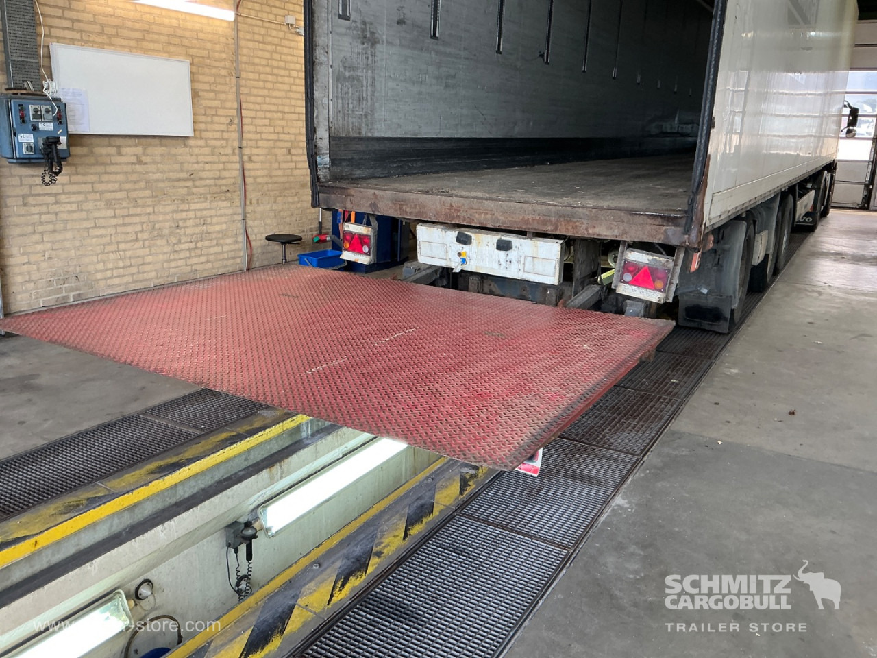 KRONE Dryfreight Standard Taillift - 封闭厢式半拖车:图3 KRONE Dryfreight Standard Taillift - 封闭厢式半拖车:图3