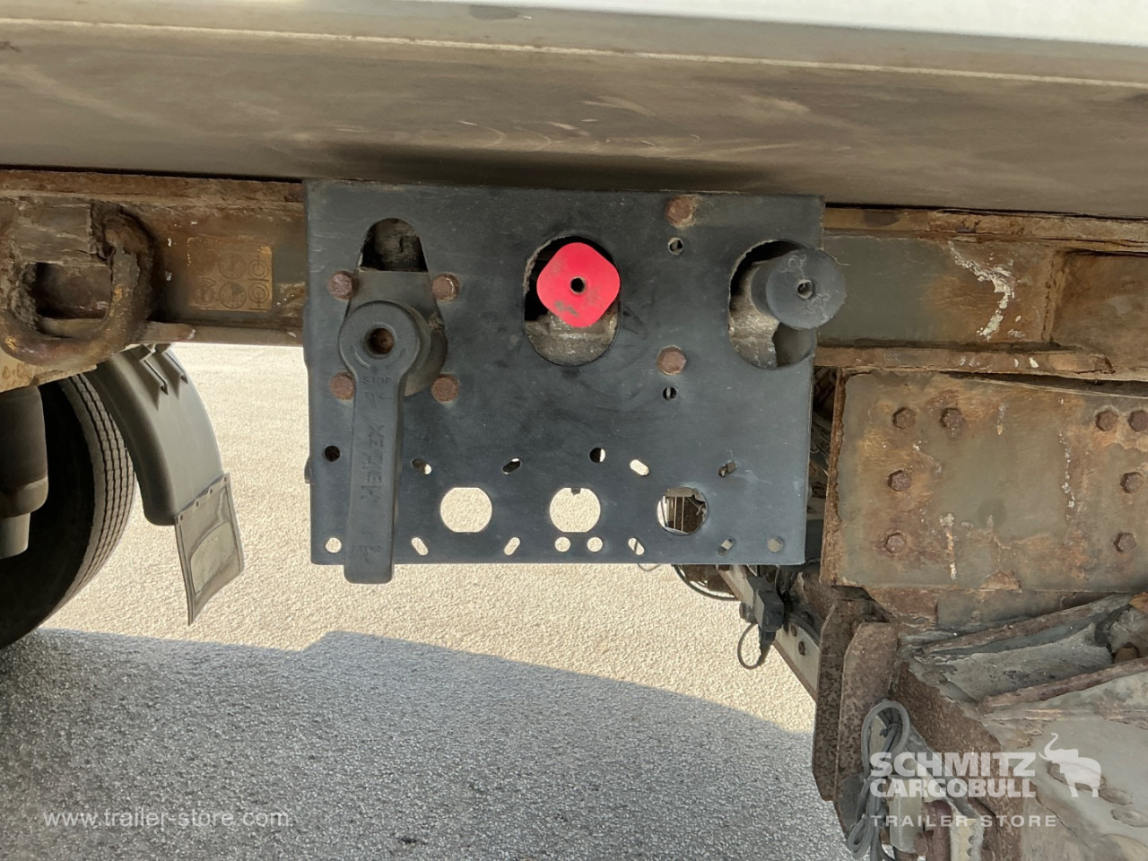 KRONE Dryfreight Standard Taillift - 封闭厢式半拖车:图4 KRONE Dryfreight Standard Taillift - 封闭厢式半拖车:图4