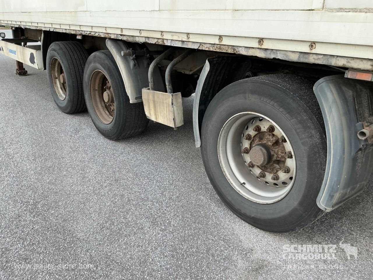 KRONE Dryfreight Standard Taillift - 封闭厢式半拖车:图2 KRONE Dryfreight Standard Taillift - 封闭厢式半拖车:图2