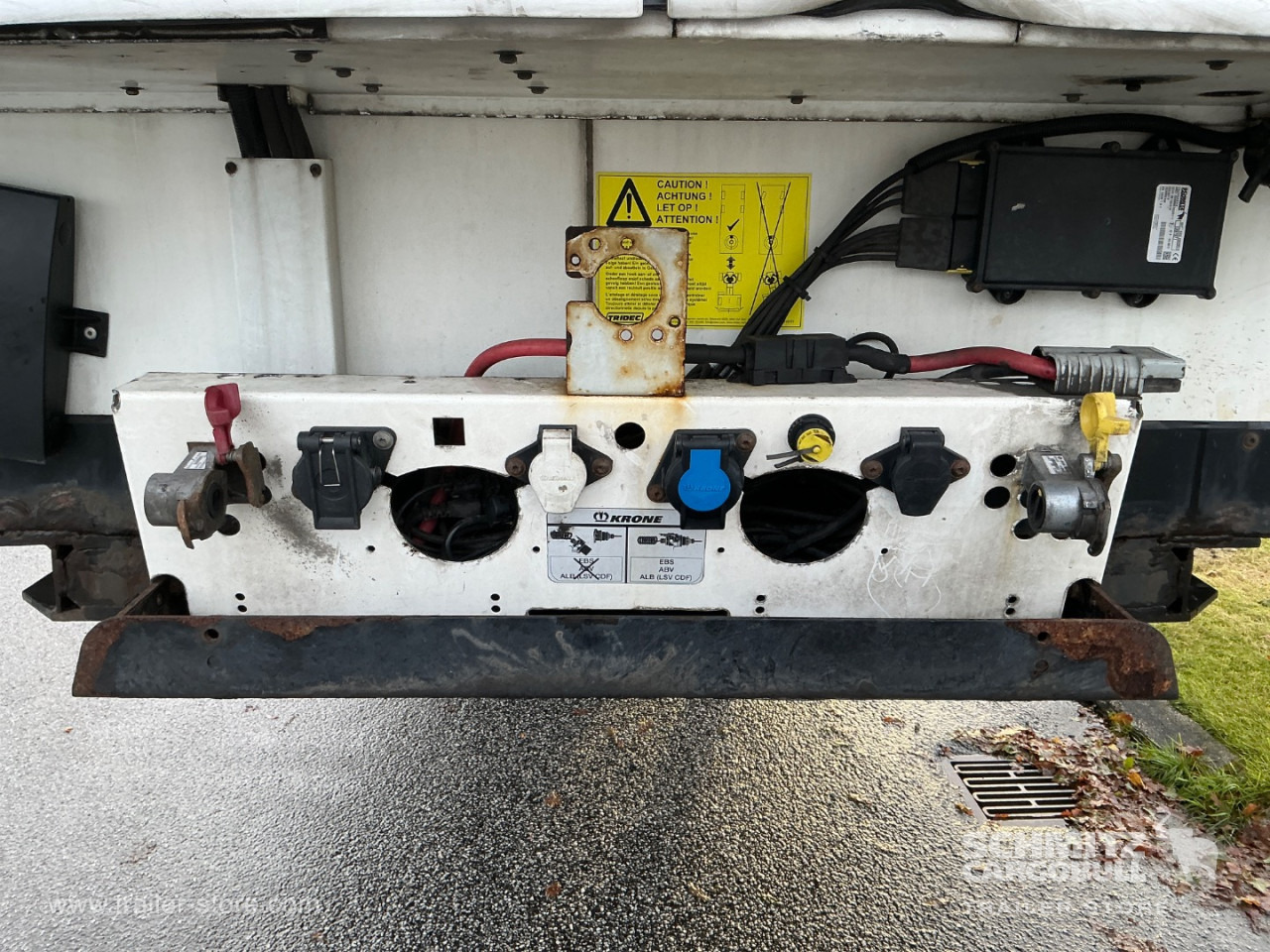 KRONE Reefer Standard Taillift - 等温半拖车:图4 KRONE Reefer Standard Taillift - 等温半拖车:图4