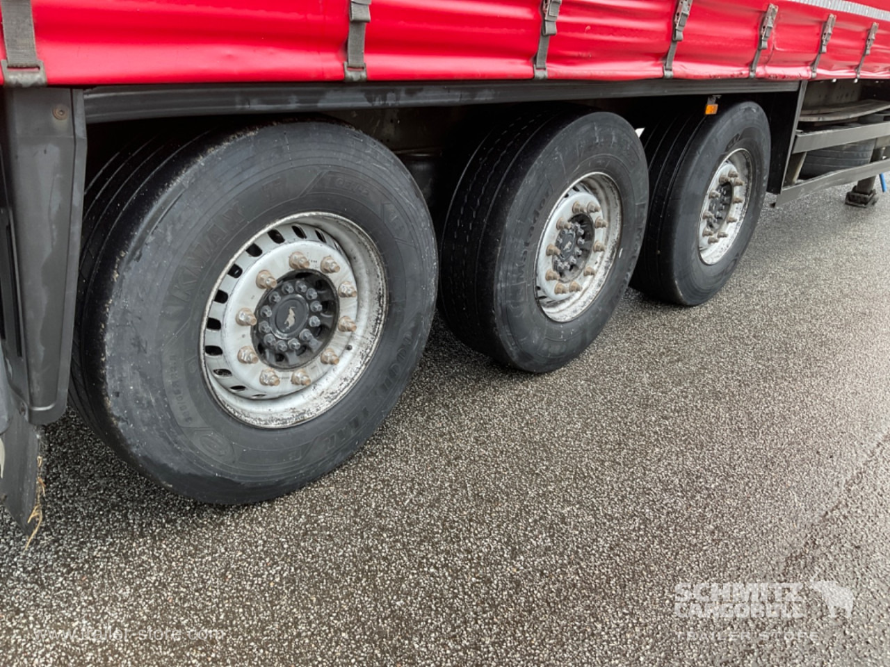 SCHMITZ Curtainsider Standard Forklift holder - 侧帘半拖车:图2 SCHMITZ Curtainsider Standard Forklift holder - 侧帘半拖车:图2