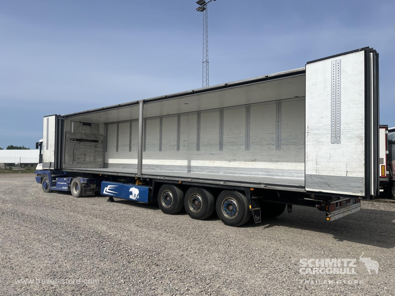SCHMITZ Reefer Foldable wall Double deck - 等温半拖车:图4 SCHMITZ Reefer Foldable wall Double deck - 等温半拖车:图4