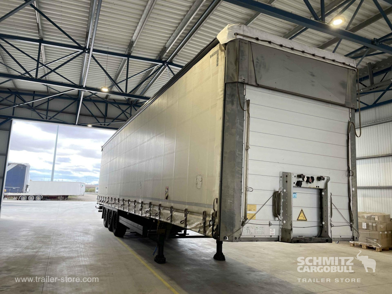 SCHMITZ Semiremolque Lona Standard - 侧帘半拖车:图1 SCHMITZ Semiremolque Lona Standard - 侧帘半拖车:图1