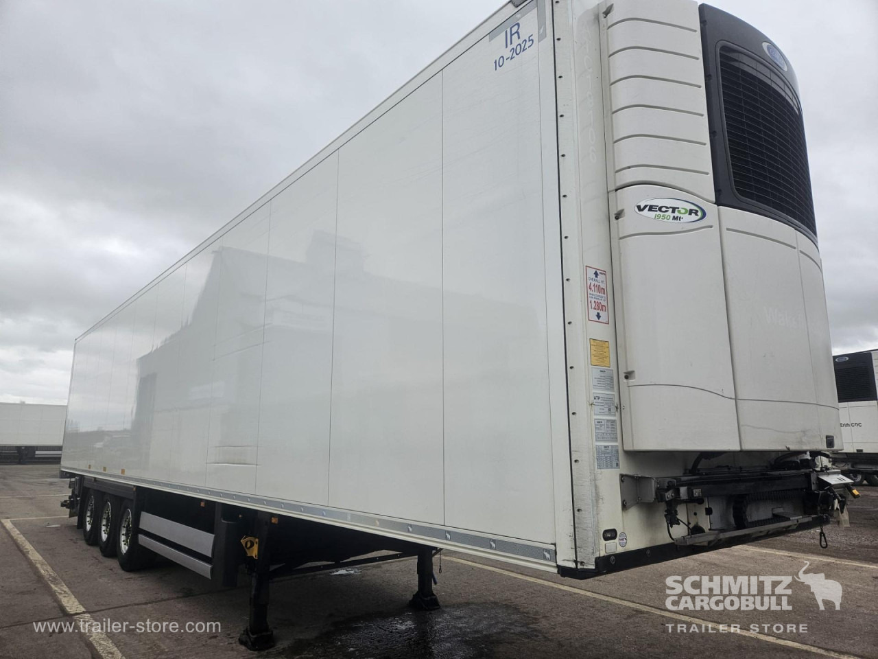 SCHMITZ Reefer Multitemp Taillift - 等温半拖车:图1 SCHMITZ Reefer Multitemp Taillift - 等温半拖车:图1