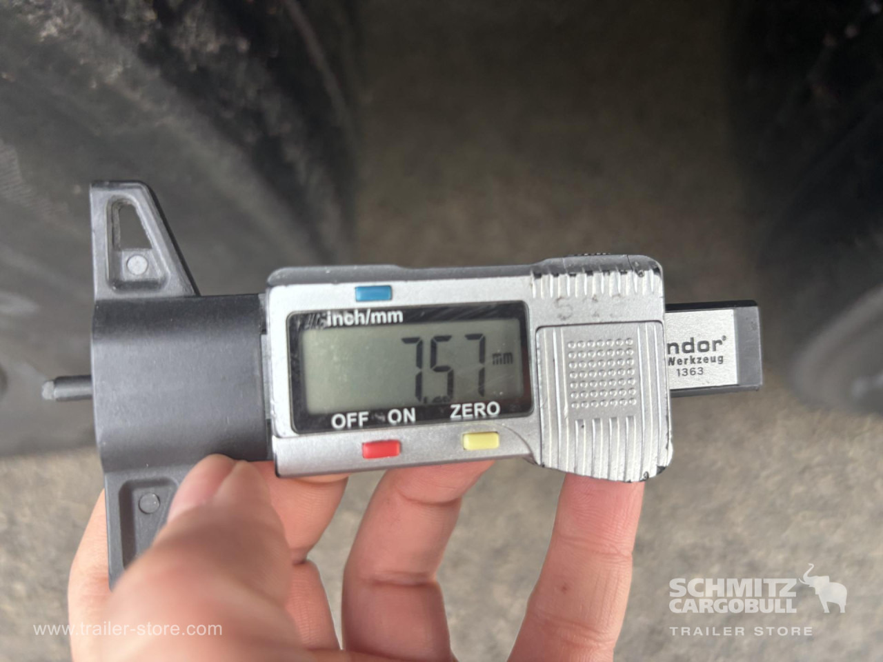 KRONE Curtainsider Standard - 侧帘半拖车:图4 KRONE Curtainsider Standard - 侧帘半拖车:图4