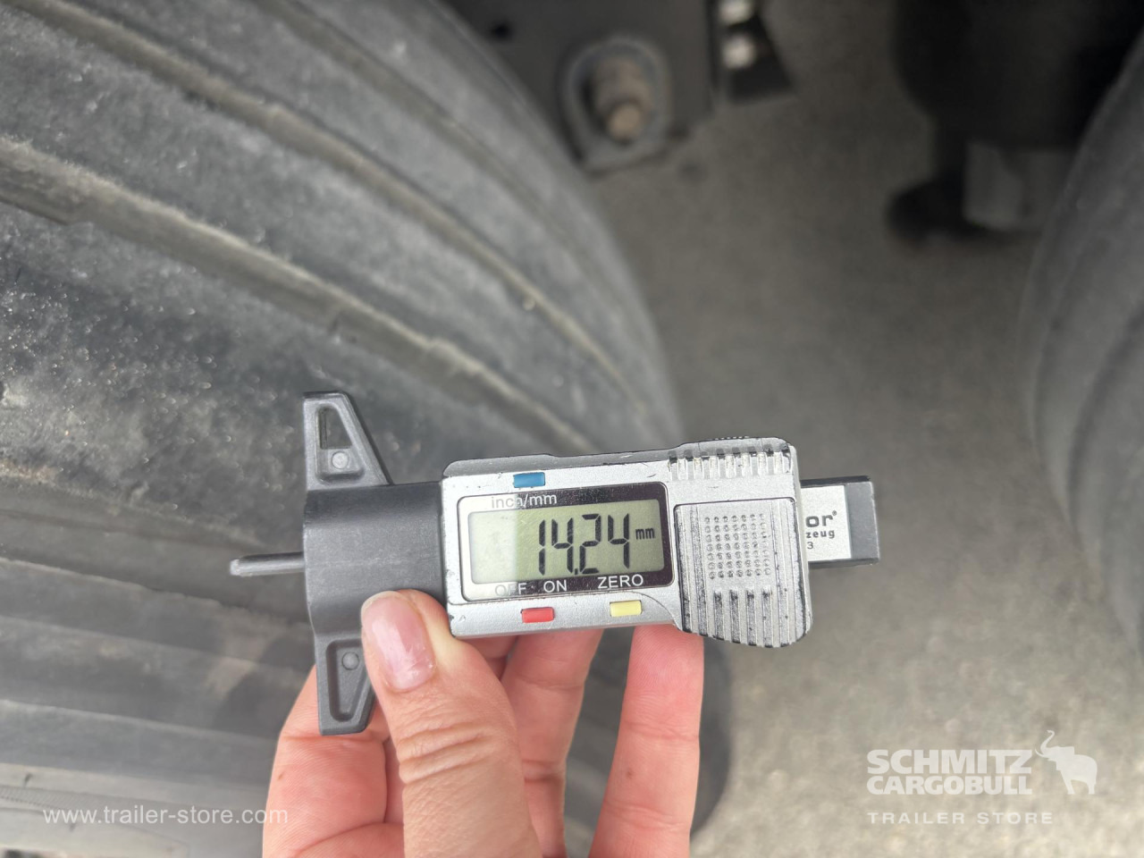 SCHMITZ Curtainsider Standard - 侧帘半拖车:图2 SCHMITZ Curtainsider Standard - 侧帘半拖车:图2