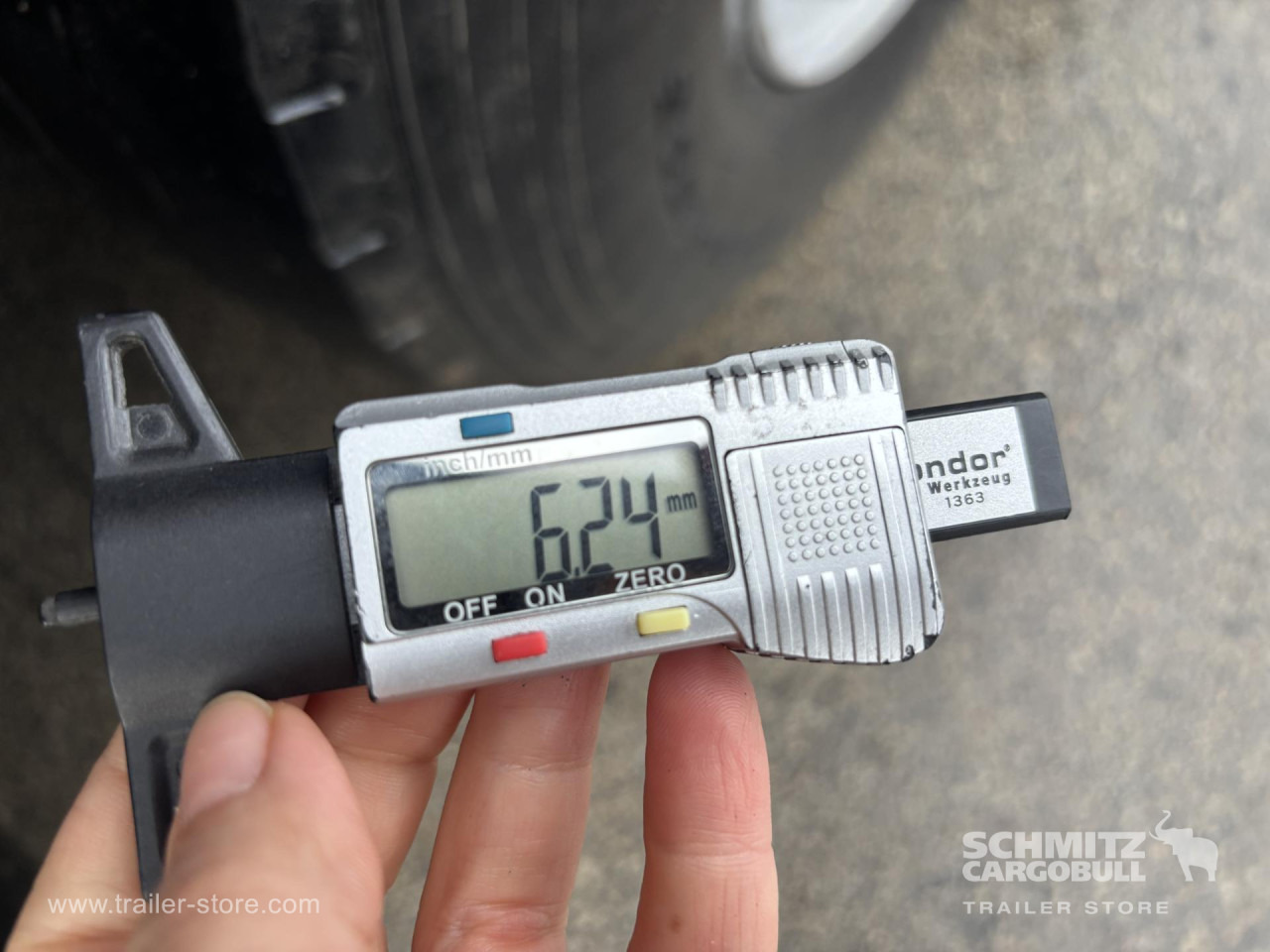 SCHMITZ Curtainsider Standard - 侧帘半拖车:图3 SCHMITZ Curtainsider Standard - 侧帘半拖车:图3